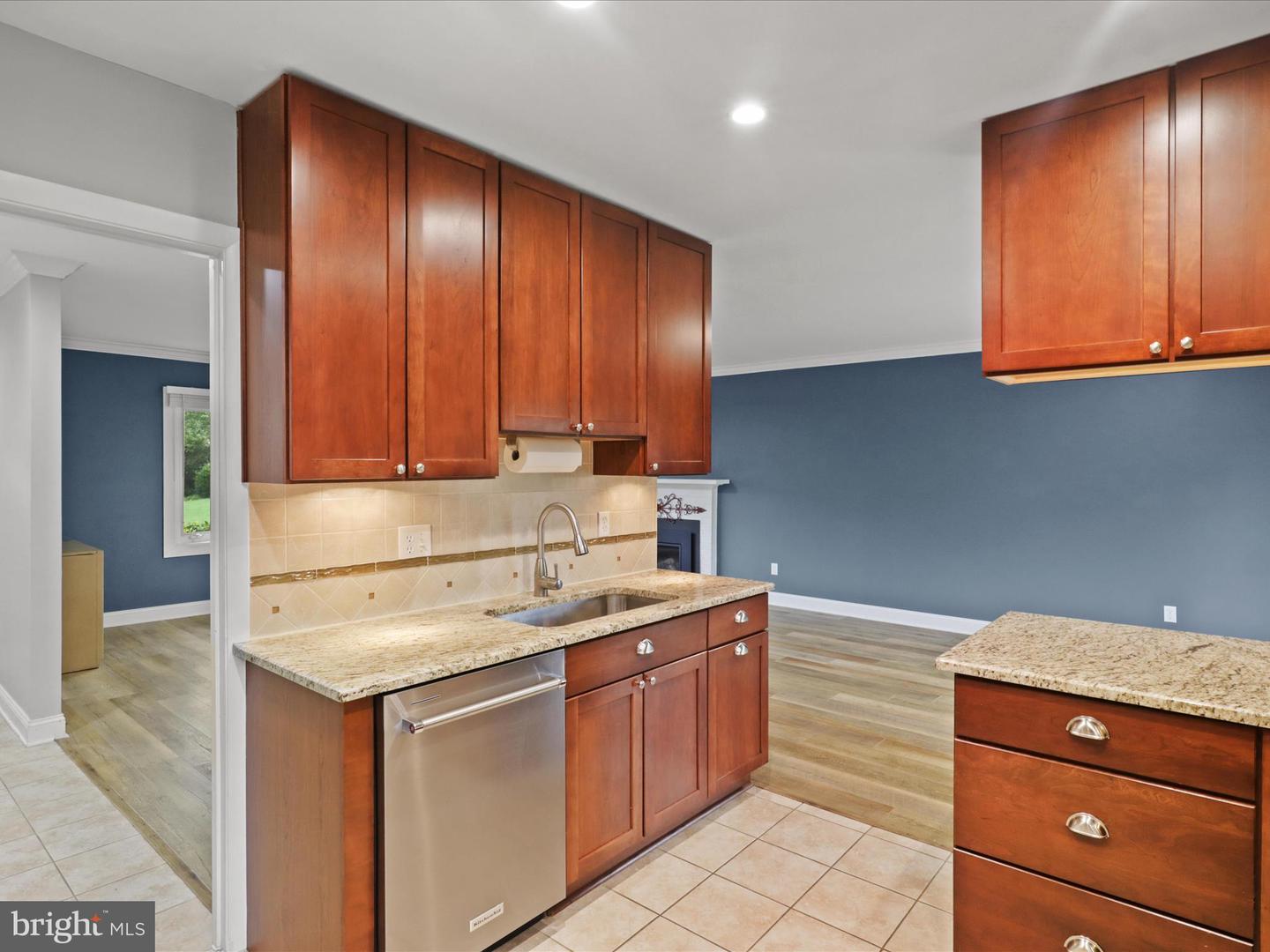 8323 Blowing Rock Rd