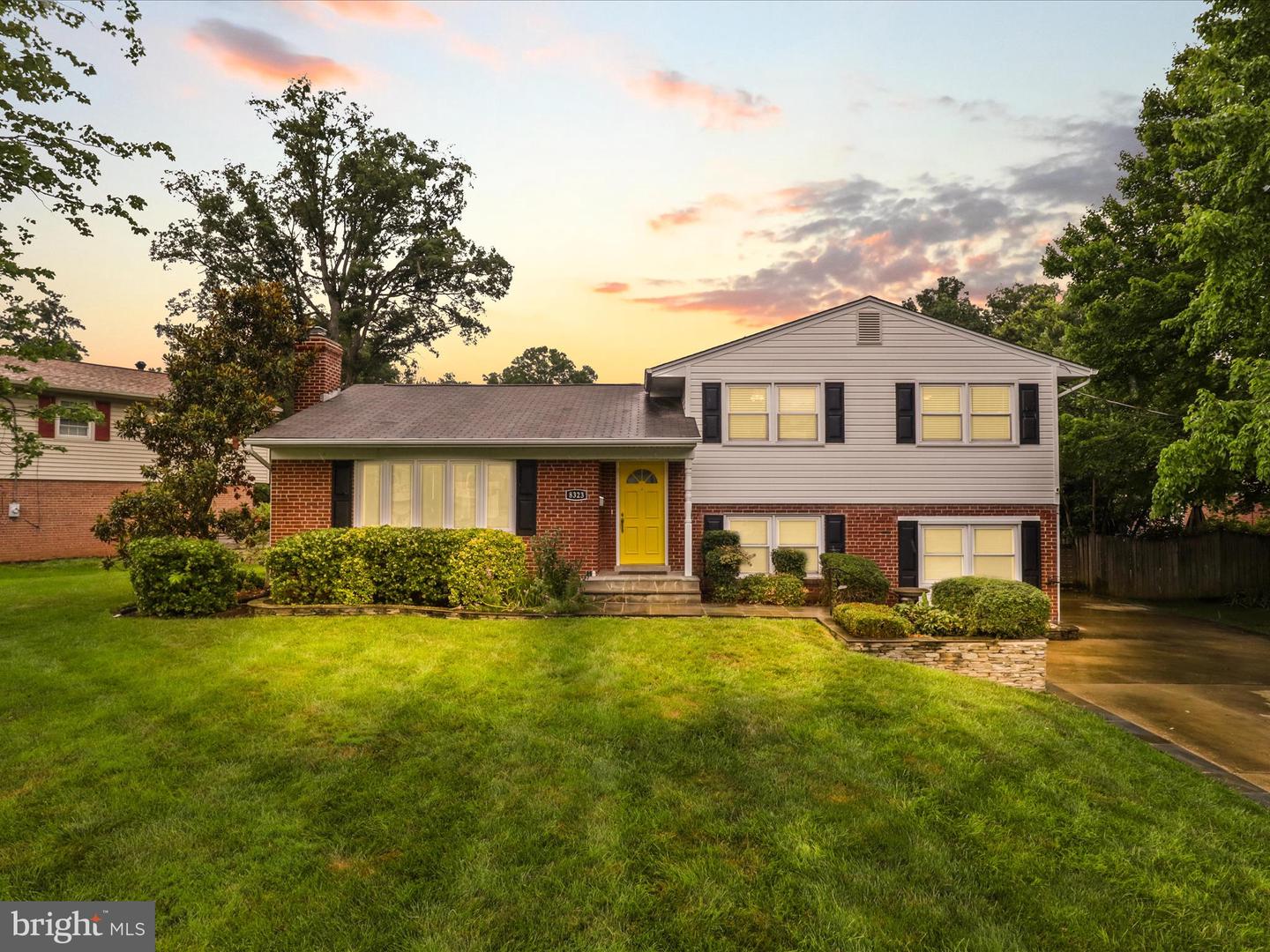 8323 Blowing Rock Rd