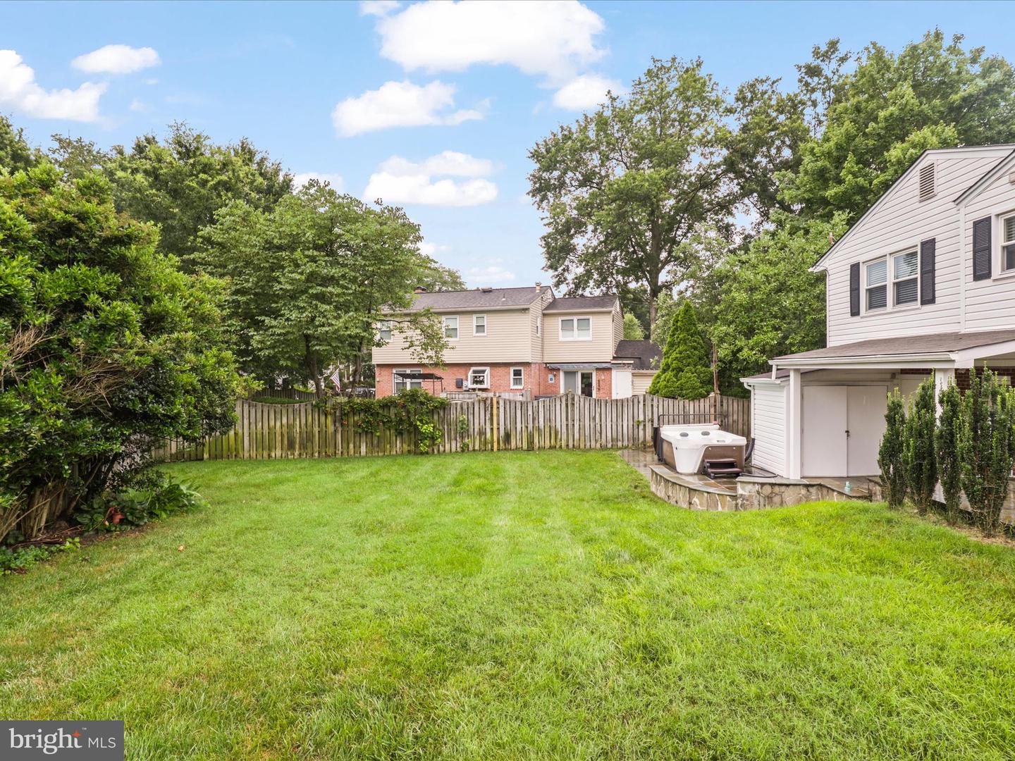 8323 Blowing Rock Rd