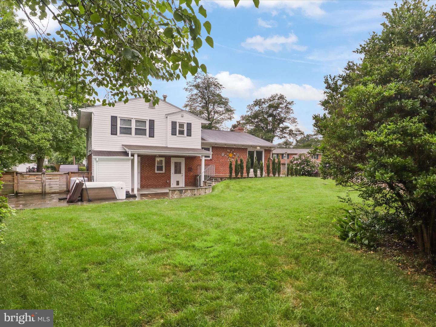 8323 Blowing Rock Rd
