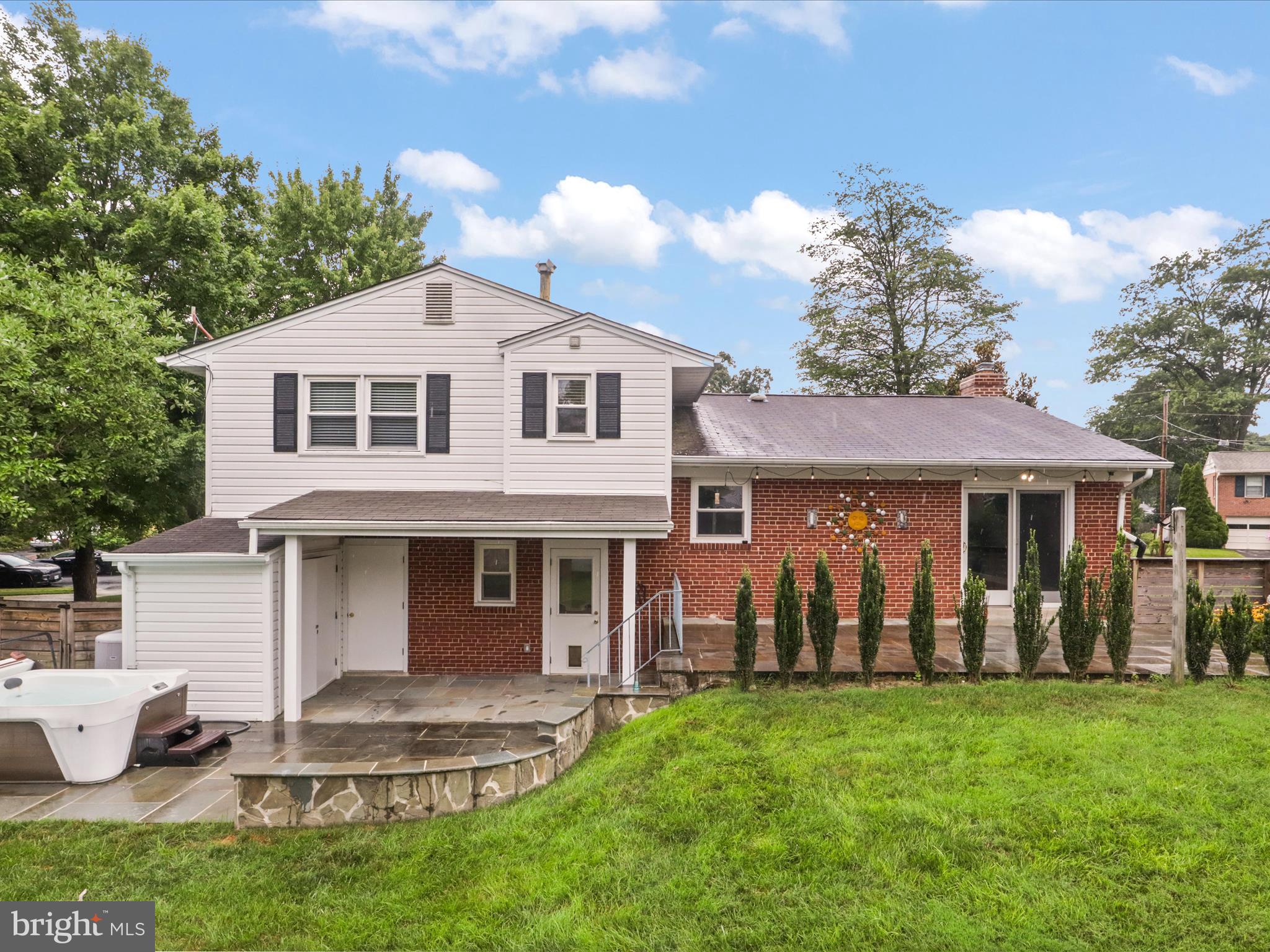 8323 Blowing Rock Rd