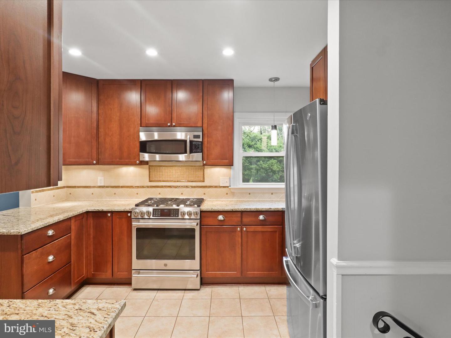 8323 Blowing Rock Rd