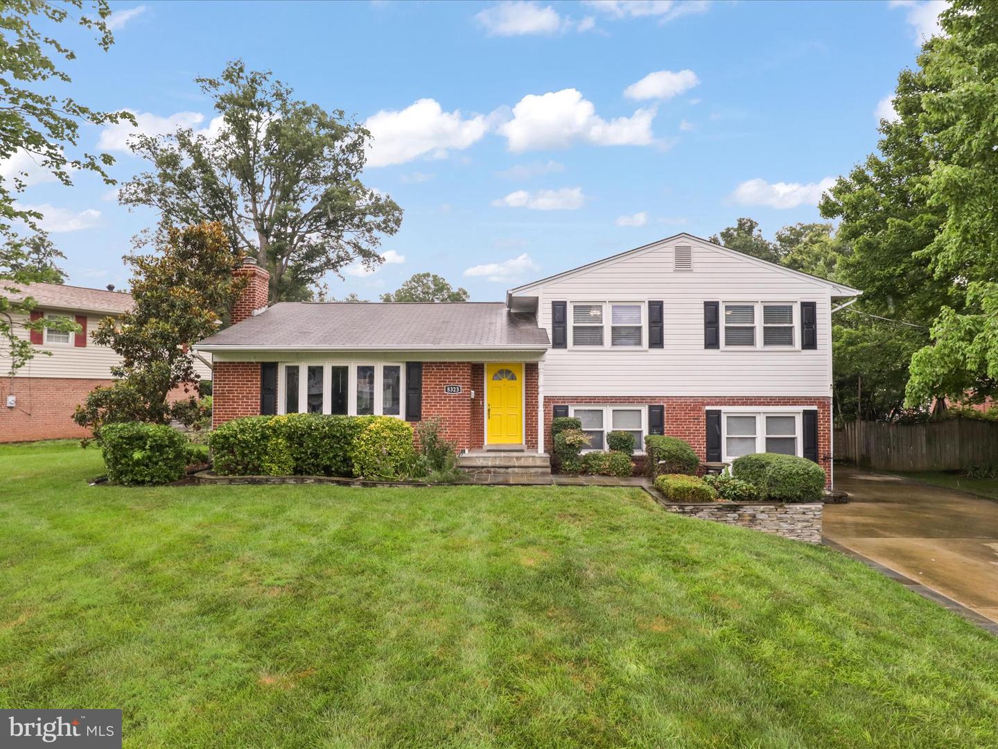 8323 Blowing Rock Rd