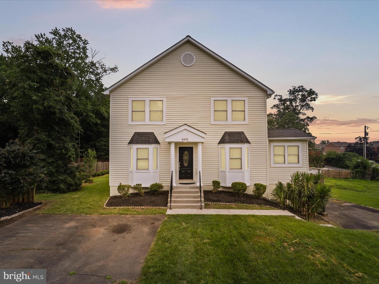 4415 Roberts Ave