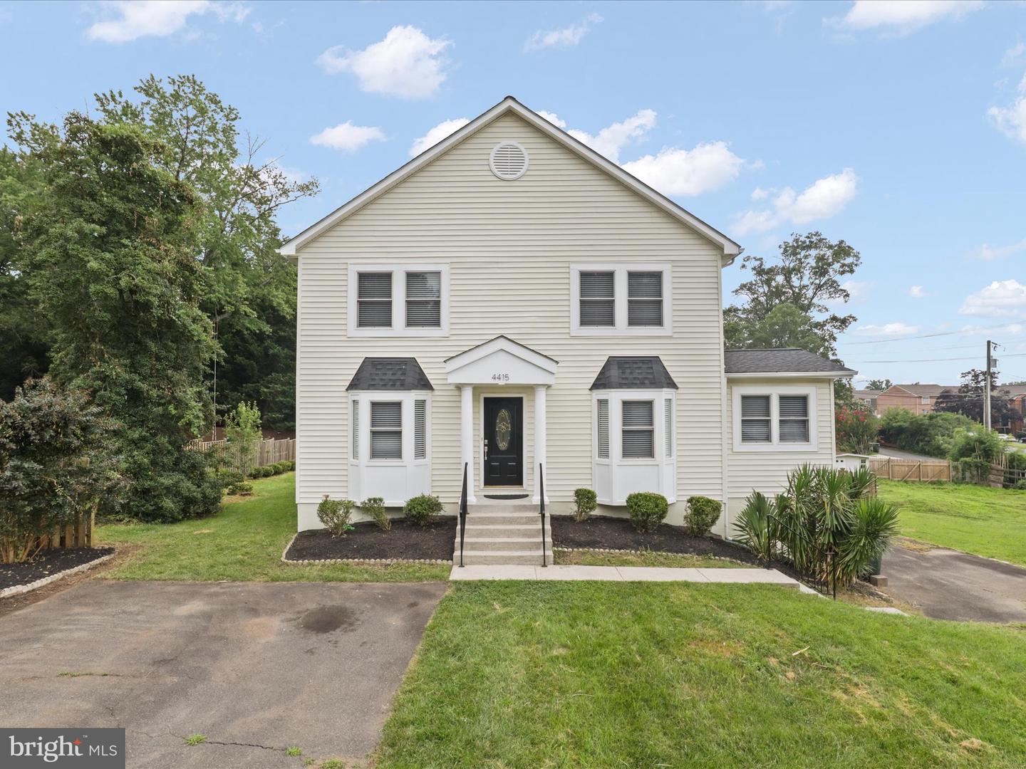 4415 Roberts Ave