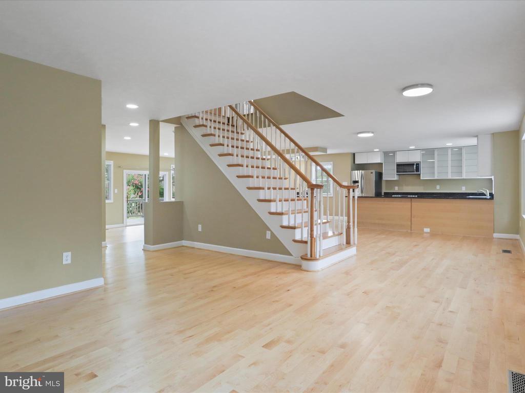 4415 Roberts Ave