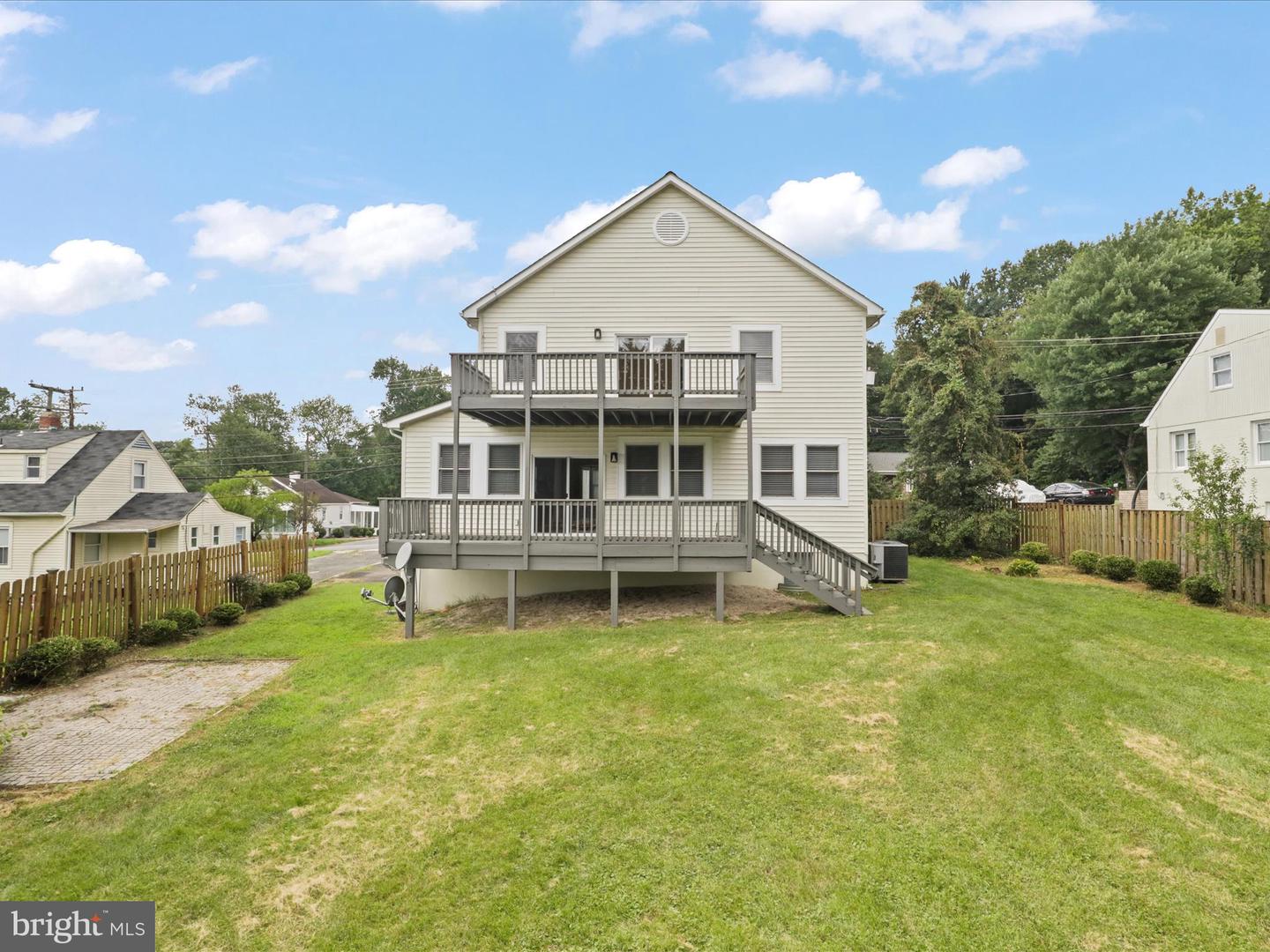 4415 Roberts Ave