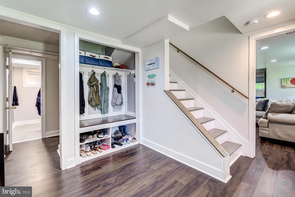 7806 JANSEN DRIVE