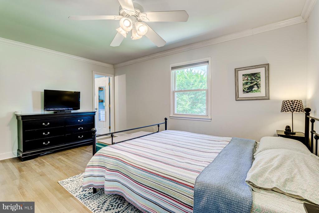 7806 JANSEN DRIVE