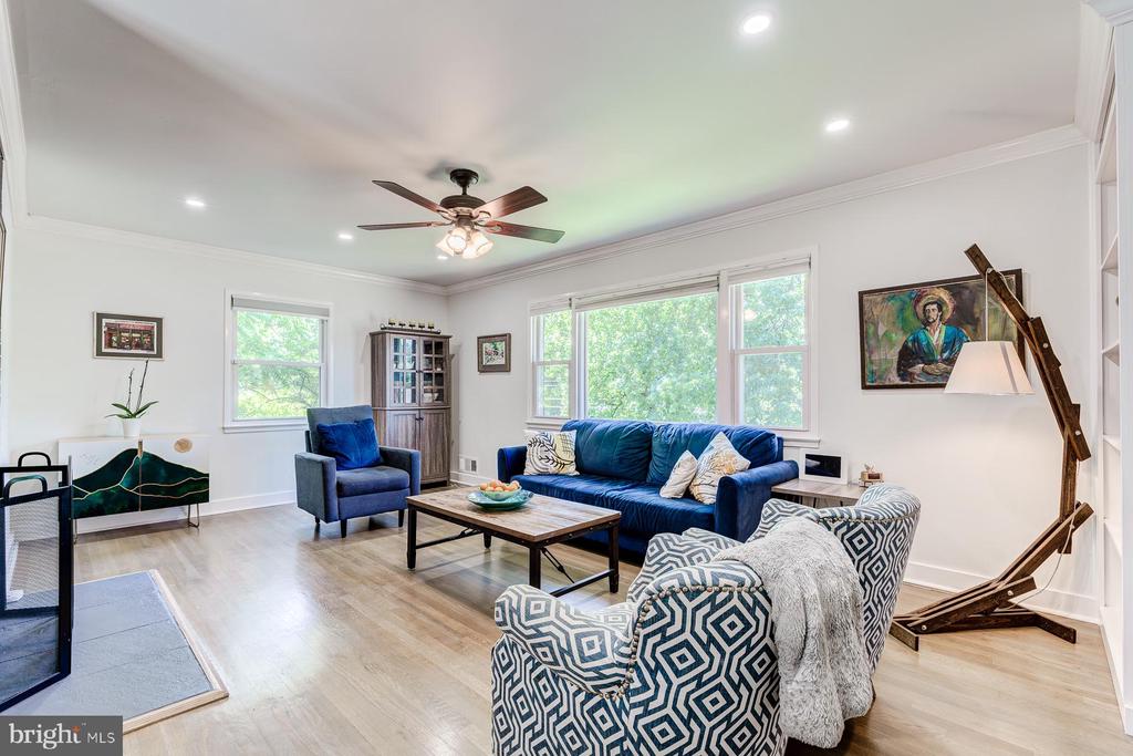 7806 JANSEN DRIVE