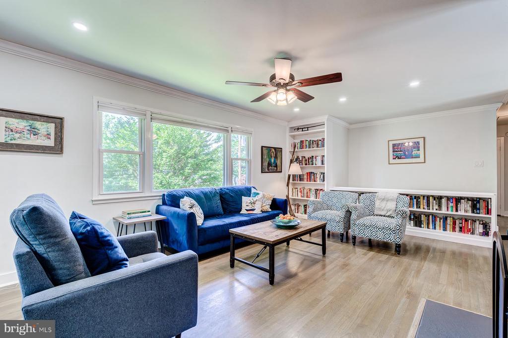 7806 JANSEN DRIVE