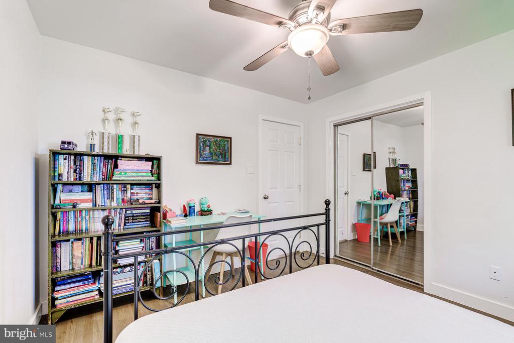 7806 JANSEN DRIVE
