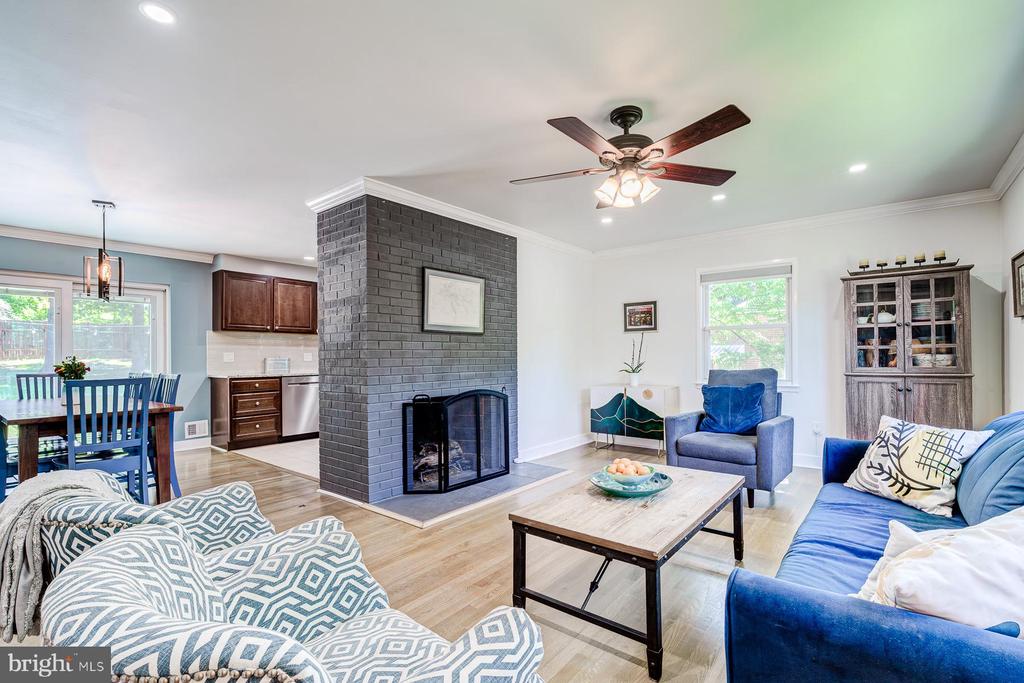 7806 JANSEN DRIVE