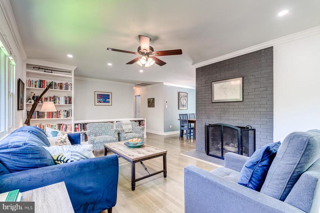 7806 JANSEN DRIVE