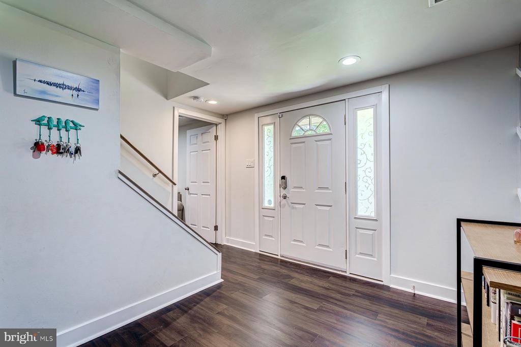 7806 JANSEN DRIVE