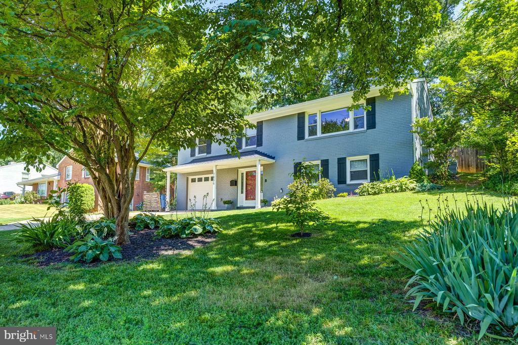 7806 JANSEN DRIVE