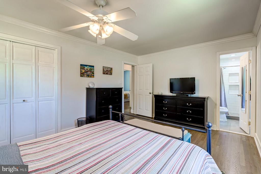 7806 JANSEN DRIVE