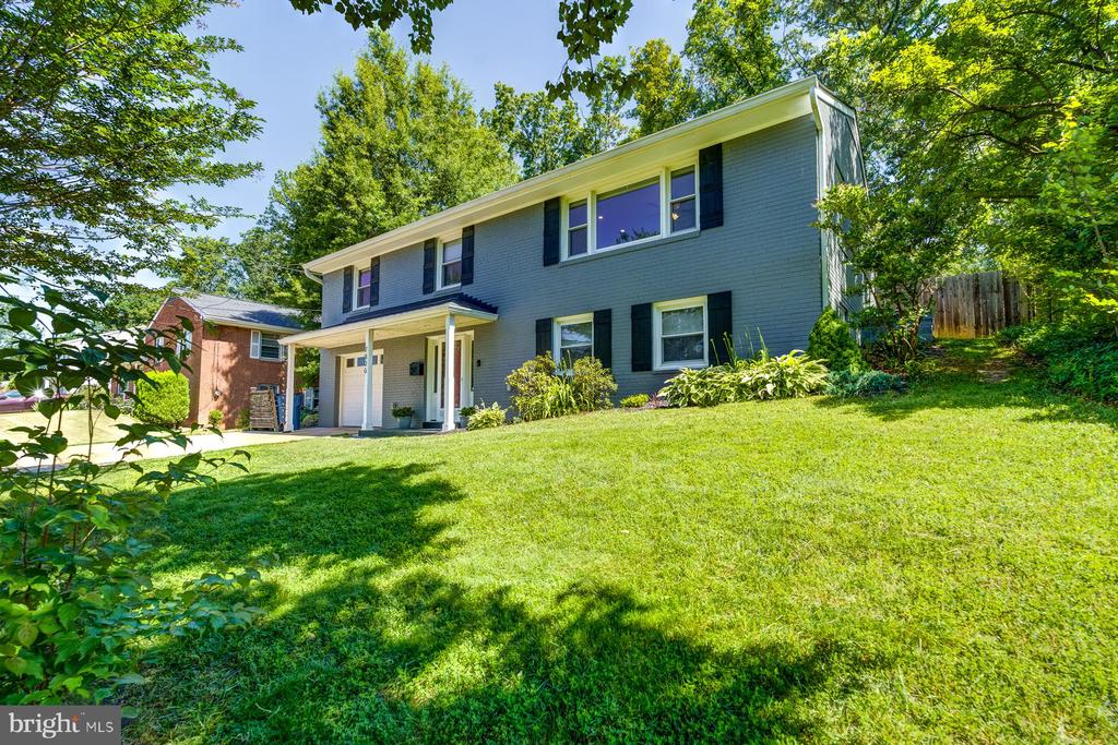 7806 JANSEN DRIVE