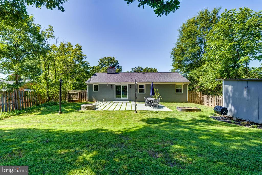 7806 JANSEN DRIVE