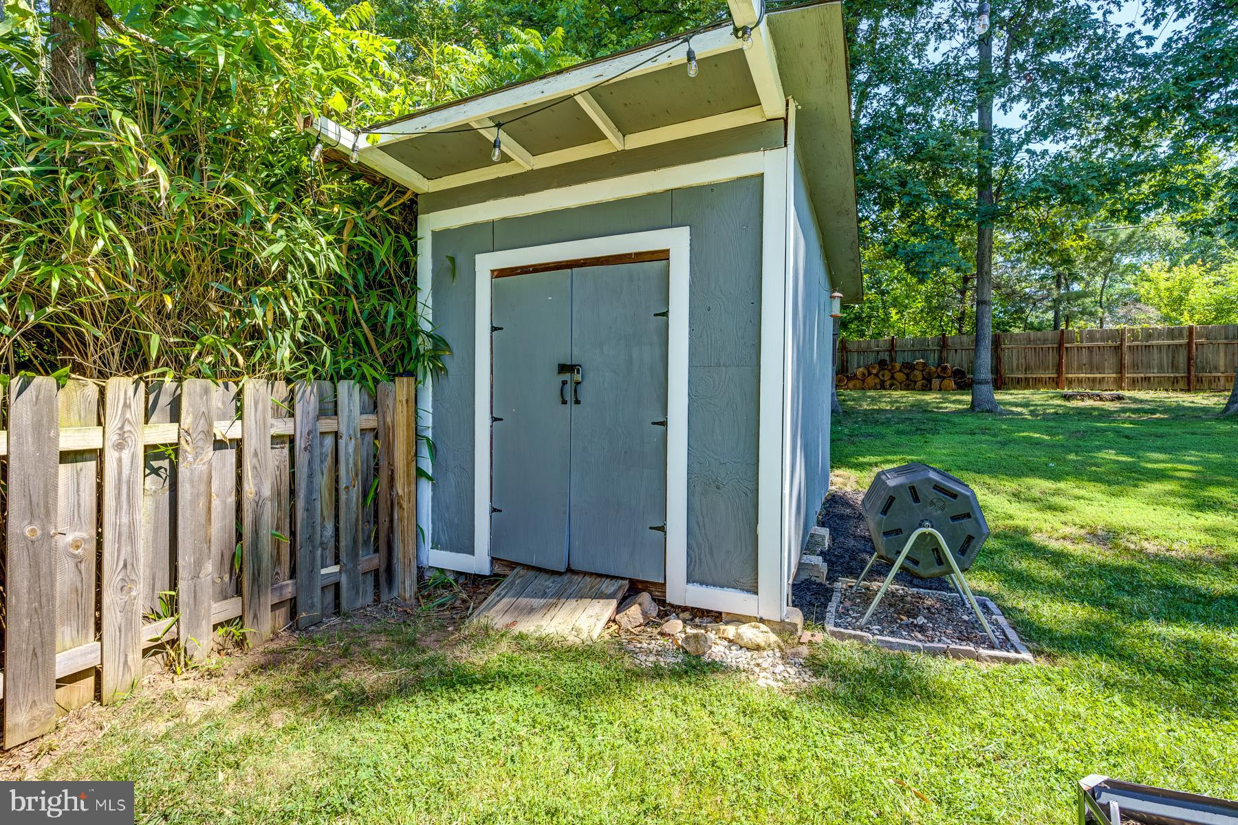 7806 JANSEN DRIVE