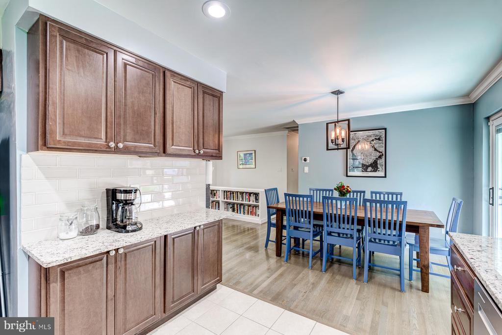 7806 JANSEN DRIVE