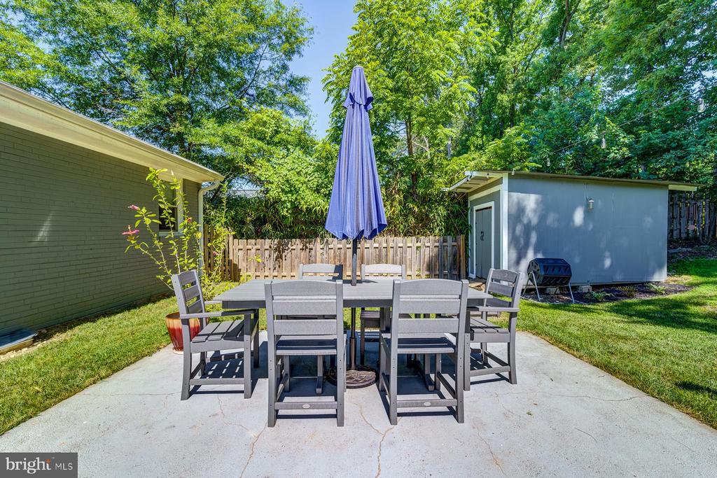 7806 JANSEN DRIVE