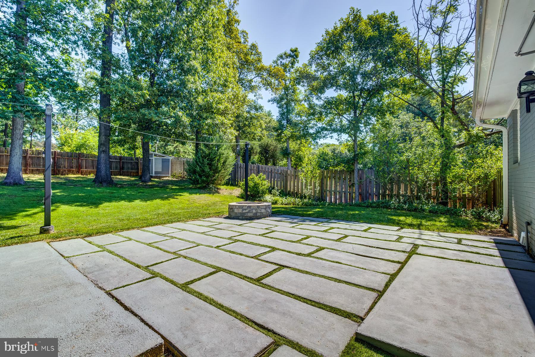 7806 JANSEN DRIVE