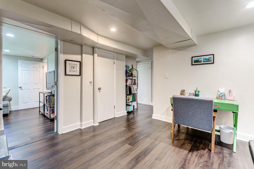 7806 JANSEN DRIVE
