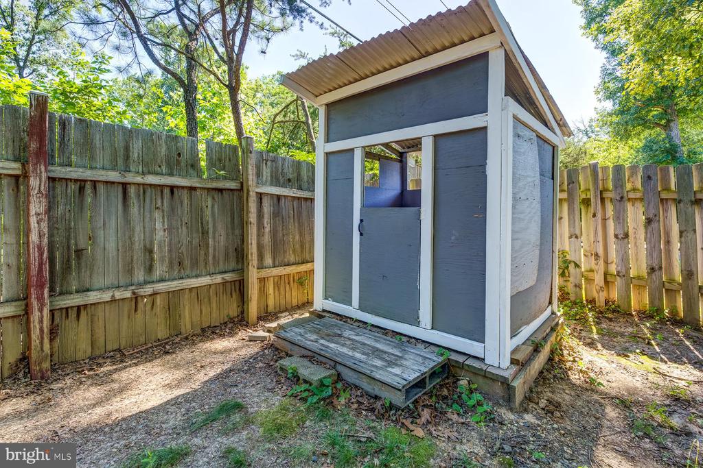7806 JANSEN DRIVE
