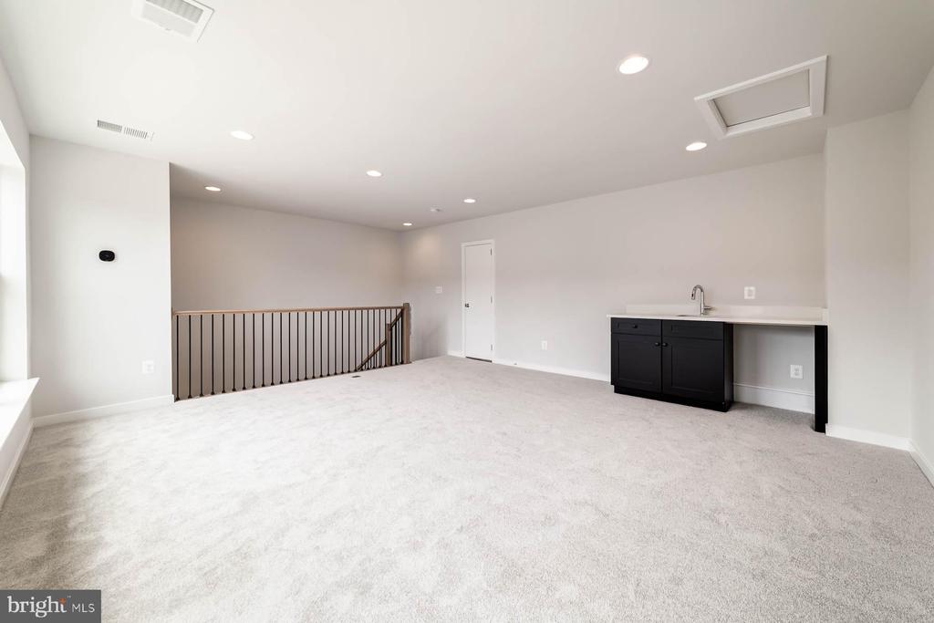 6227 ALMERICO PLACE