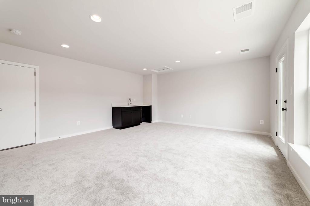 6227 ALMERICO PLACE