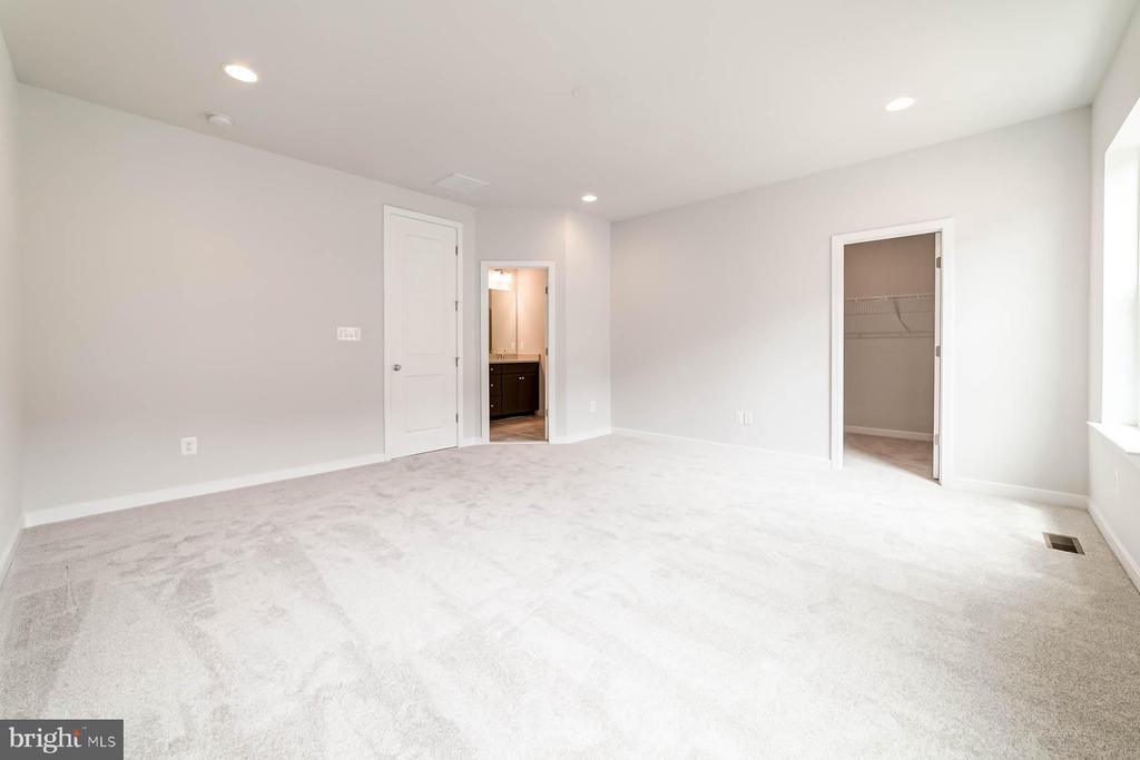 6227 ALMERICO PLACE