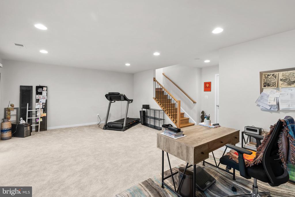6227 ALMERICO PLACE