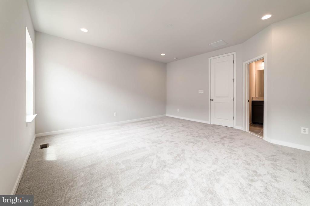 6227 ALMERICO PLACE