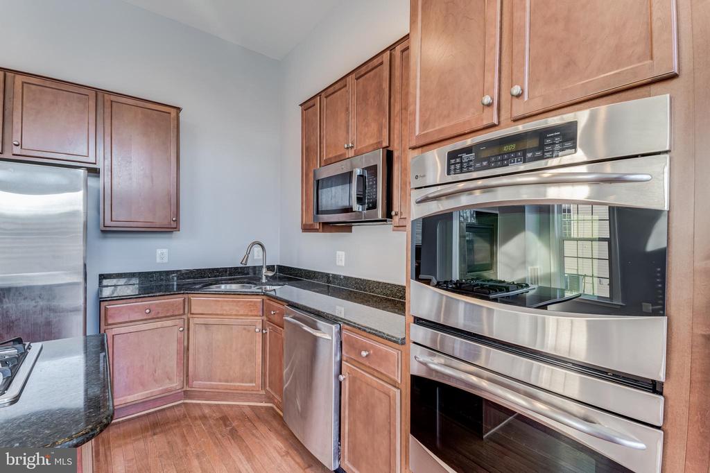2396 BATTERY HILL CIR