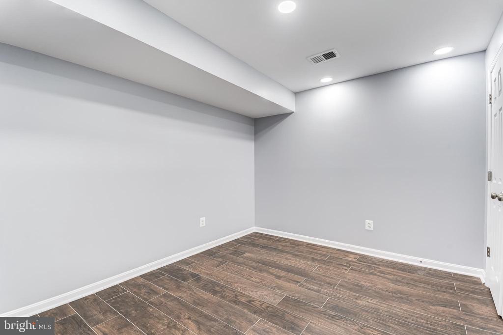 2396 BATTERY HILL CIR