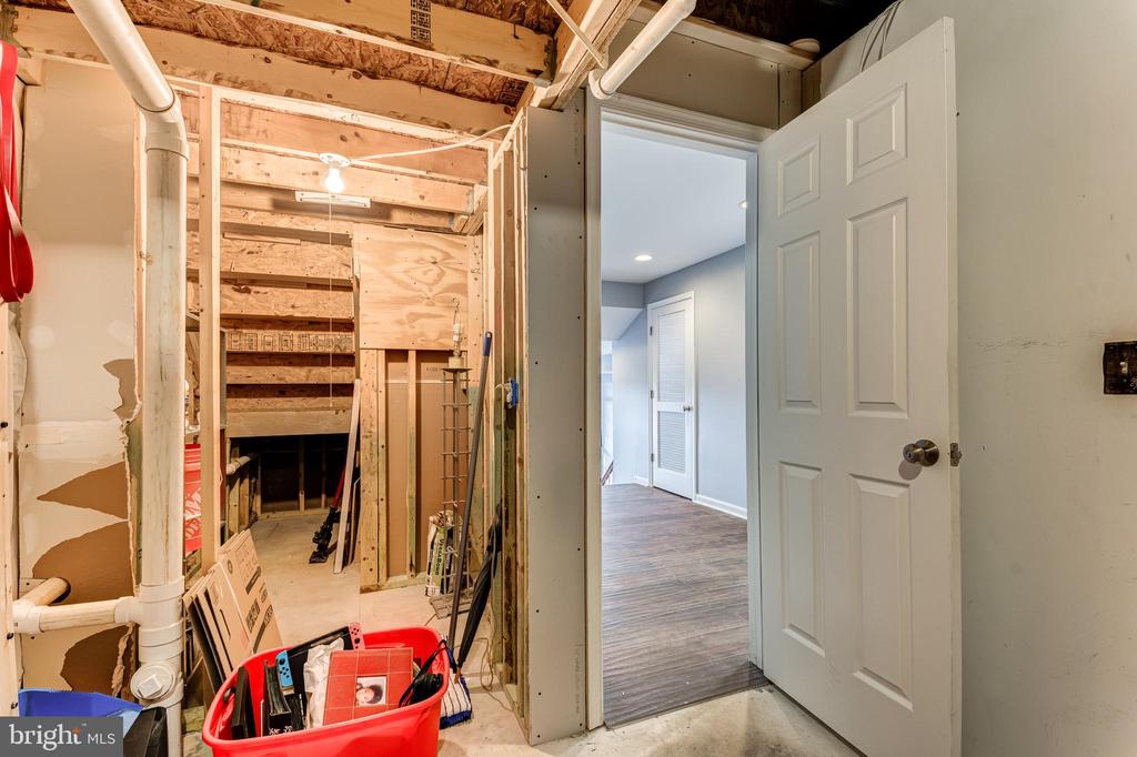 2396 BATTERY HILL CIR