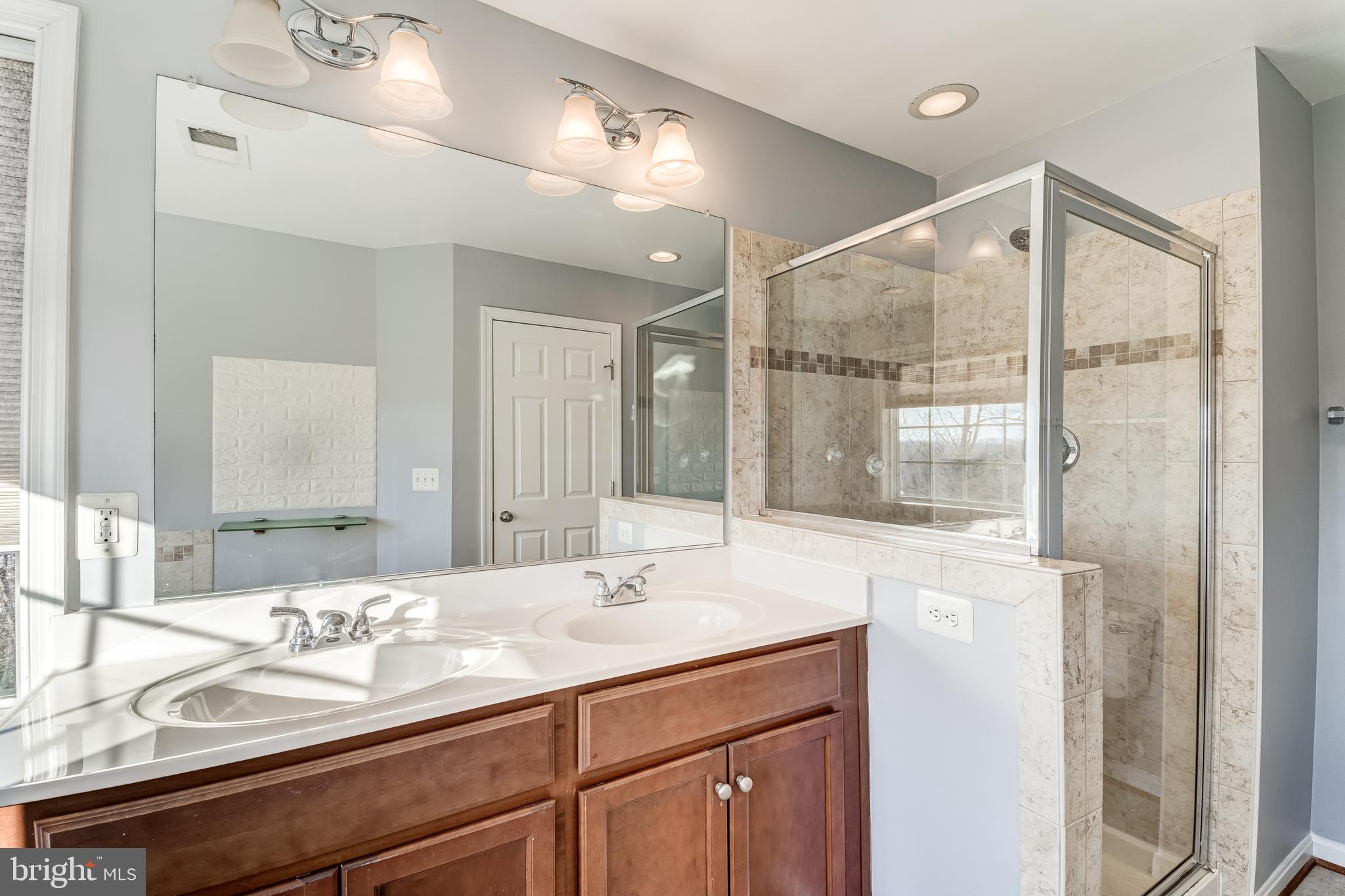 2396 BATTERY HILL CIR