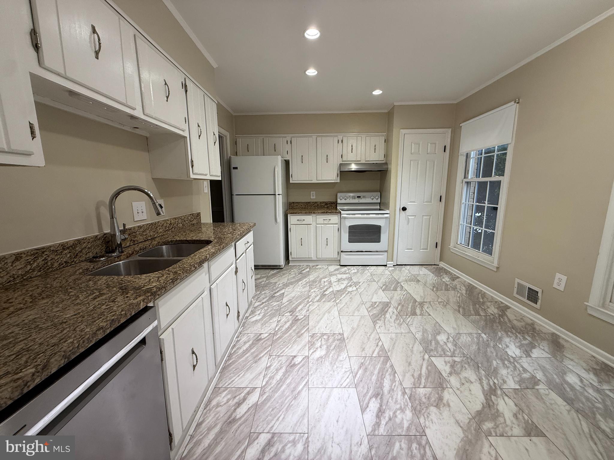 12707 HARBORVIEW COURT