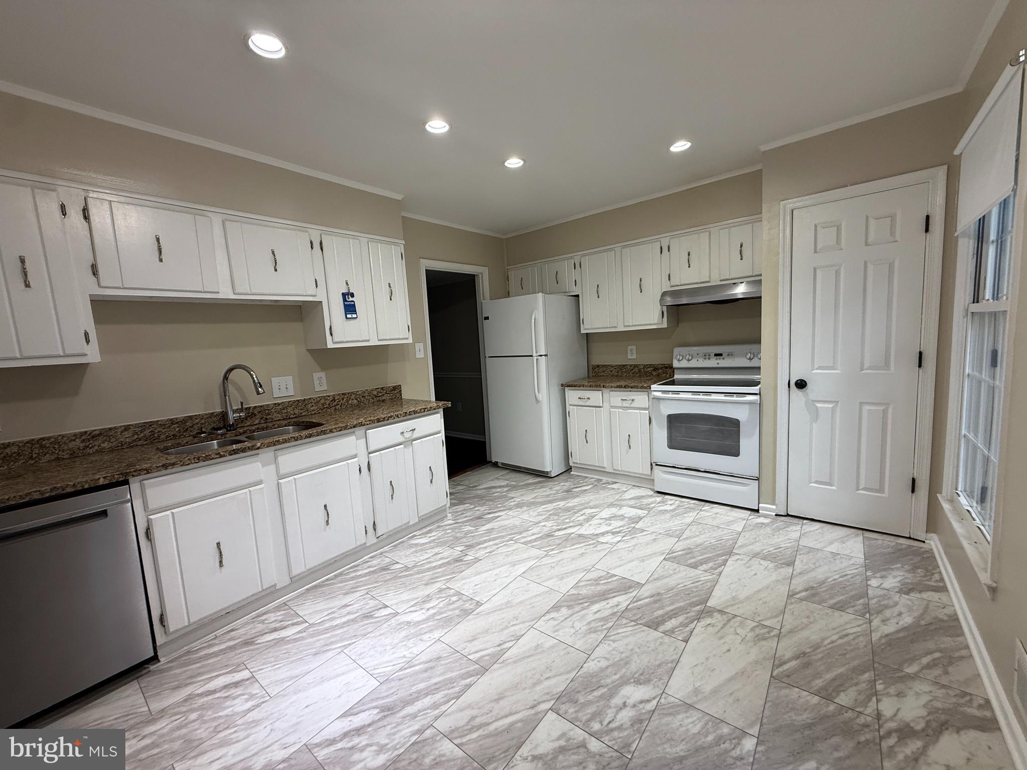 12707 HARBORVIEW COURT