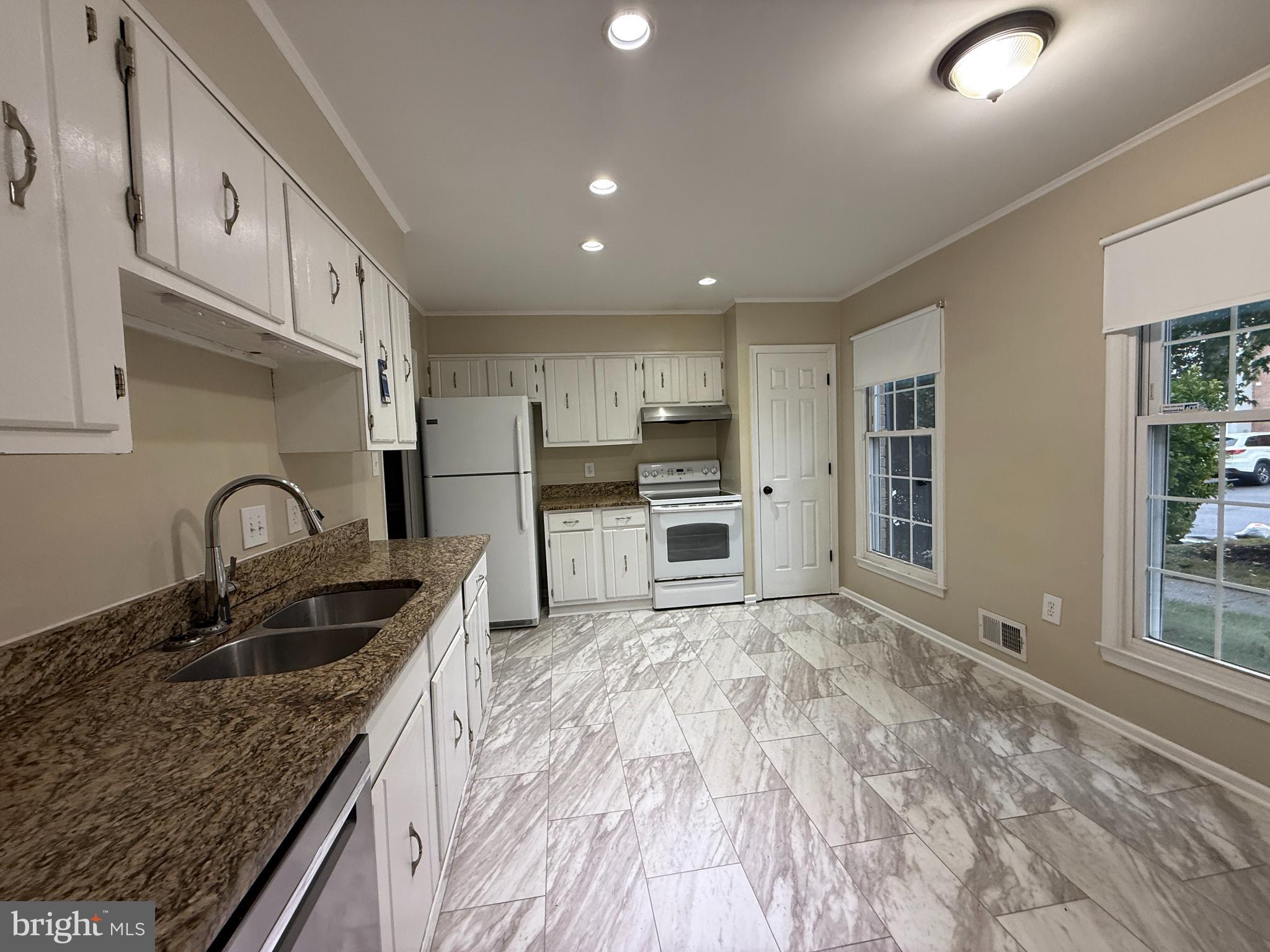 12707 HARBORVIEW COURT