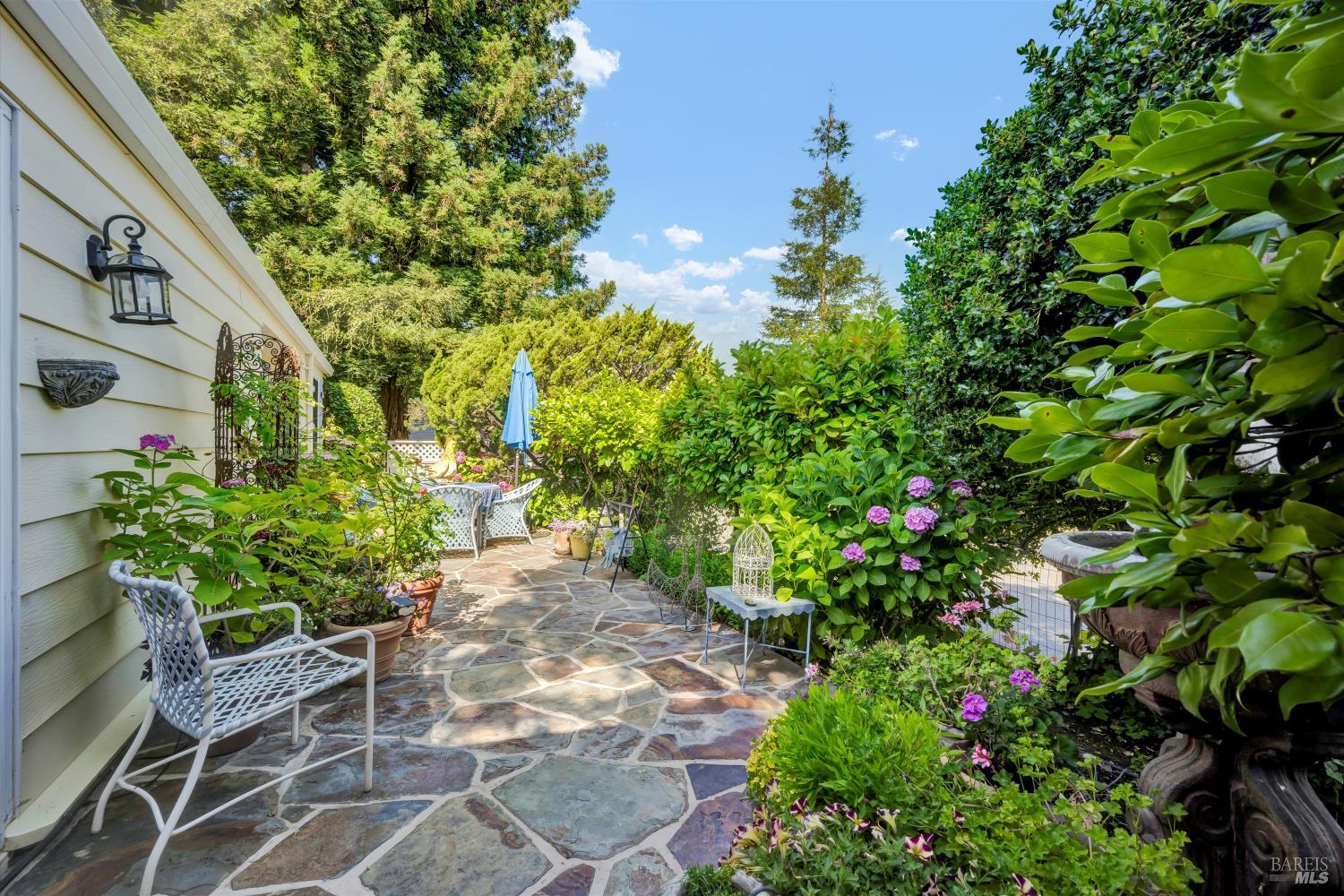 39 Laguna Seca Ct