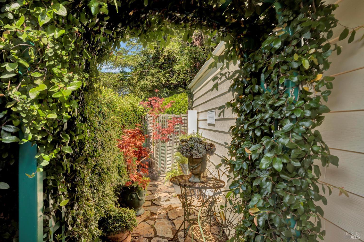 39 Laguna Seca Ct