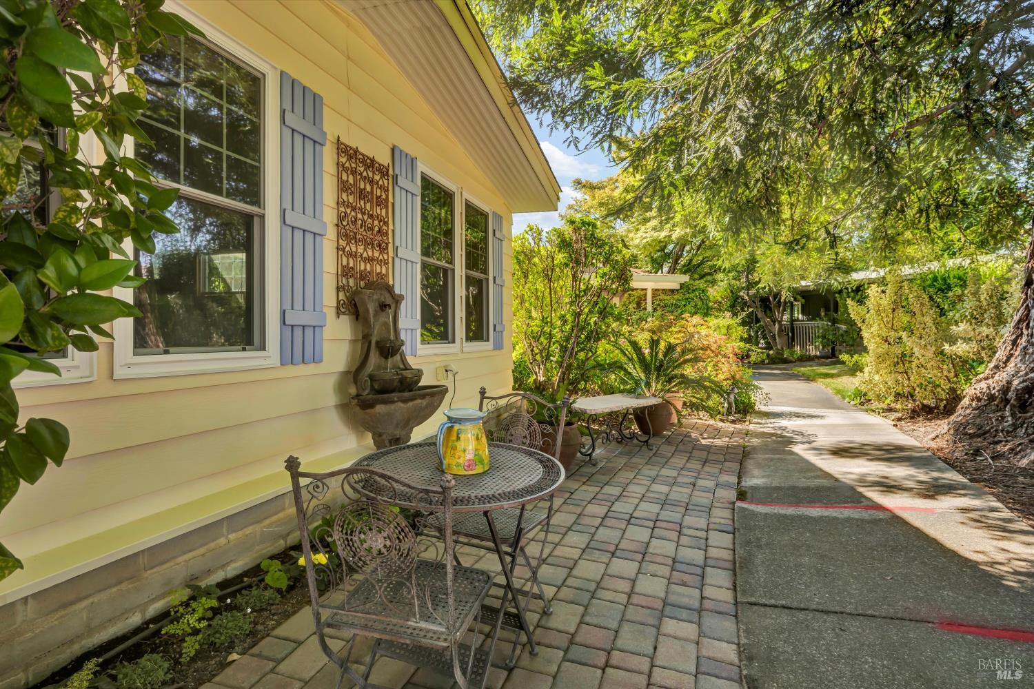 39 Laguna Seca Ct