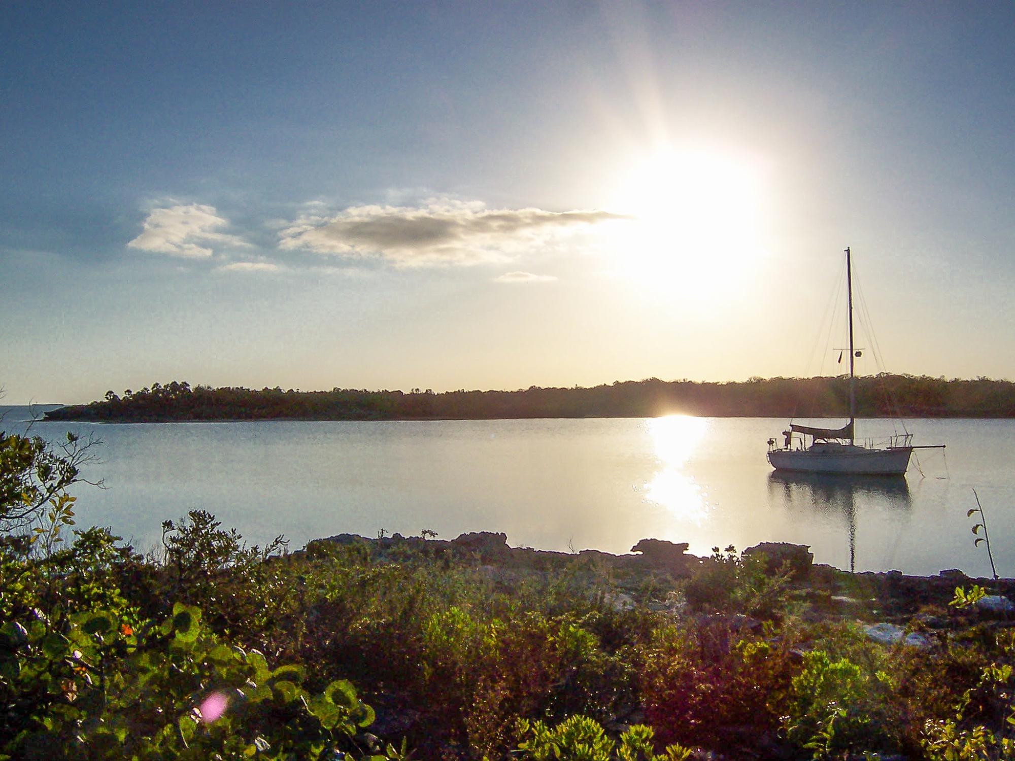 19477 BAHAMA SOUND 12A