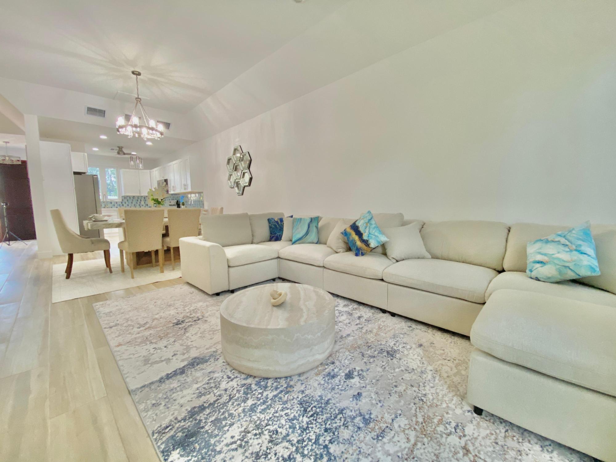 DUNMORE COURT Unit: 7