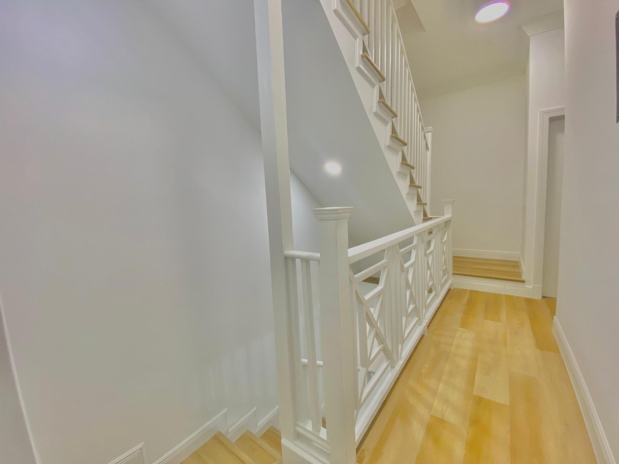 DUNMORE COURT Unit: 7