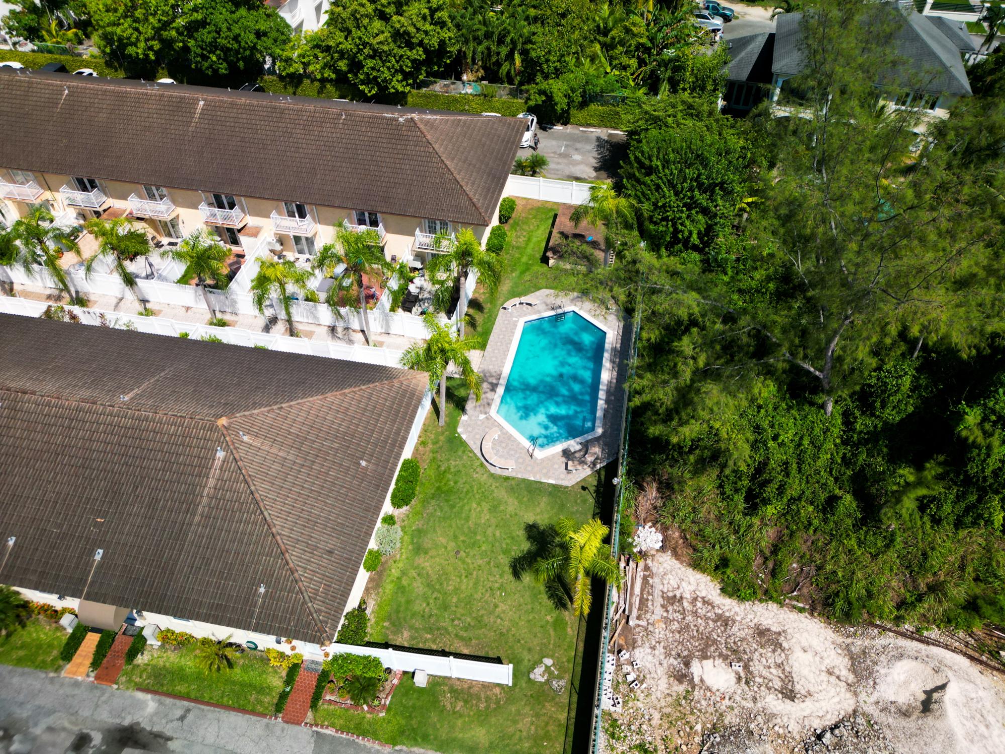 ROYAL PALM COURT Unit: 1