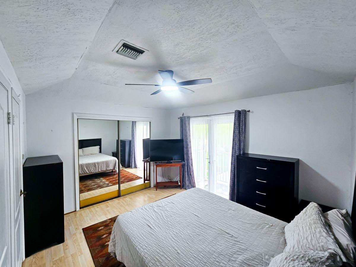 ROYAL PALM COURT Unit: 1