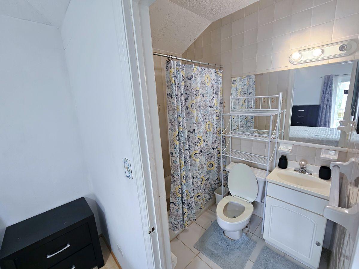 ROYAL PALM COURT Unit: 1